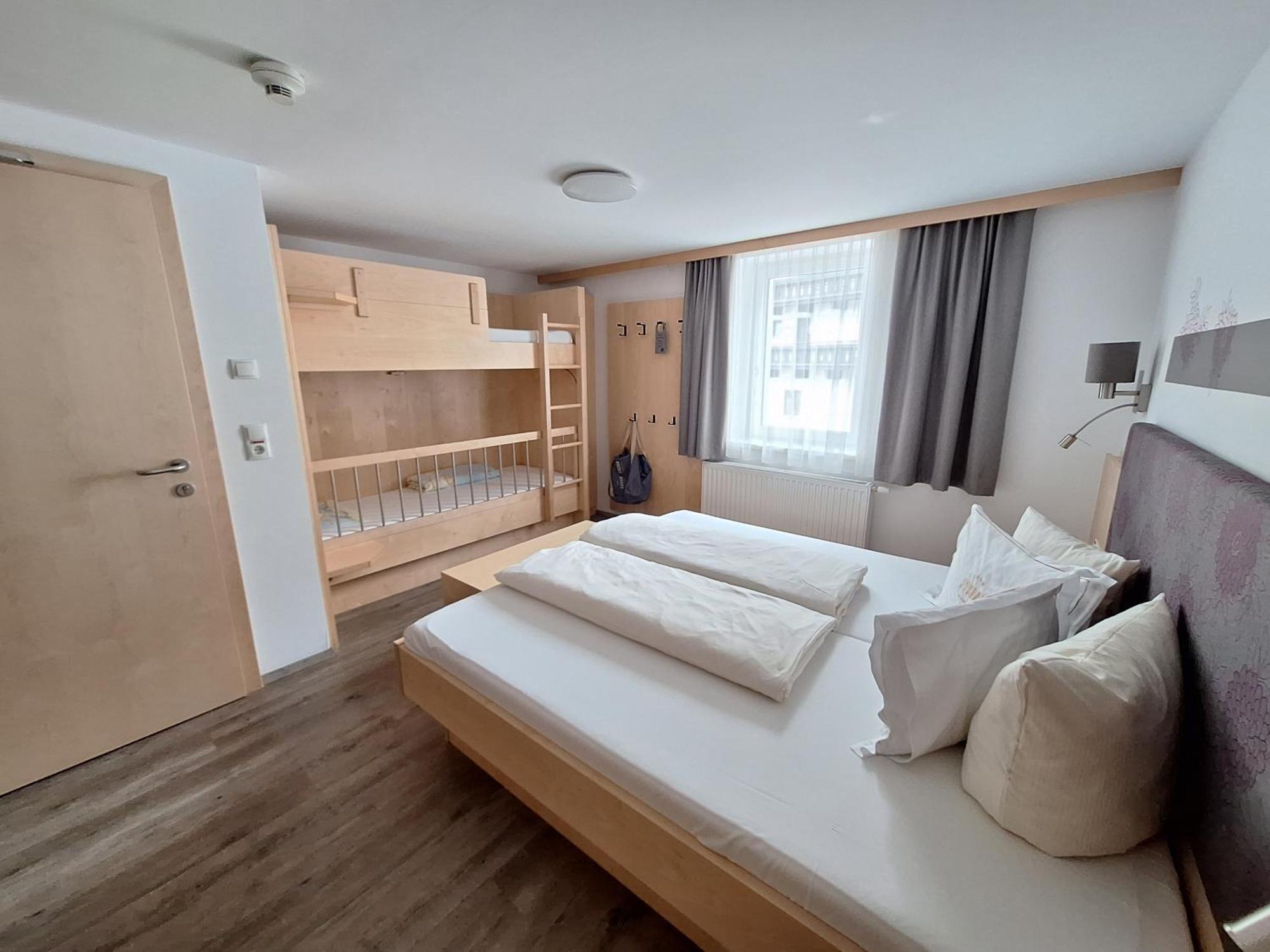 Kinderhotel Stefan เวนส์ ภายนอก รูปภาพ