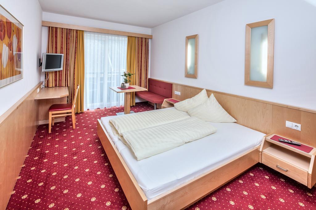 Kinderhotel Stefan เวนส์ ภายนอก รูปภาพ