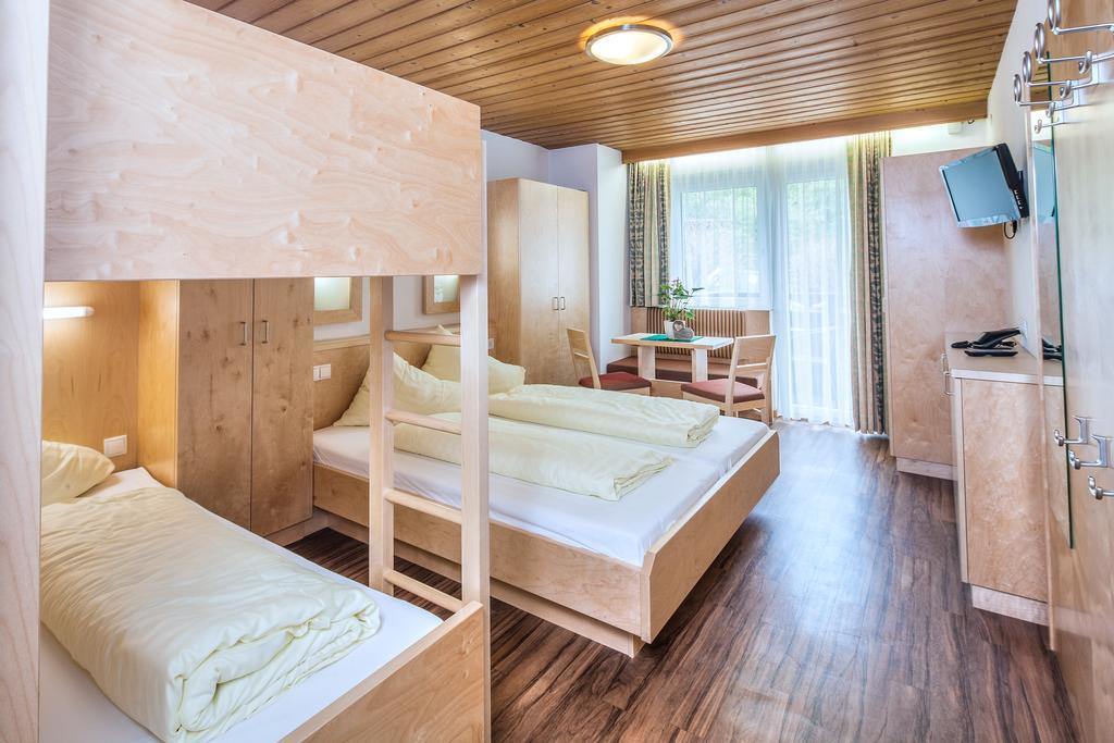 Kinderhotel Stefan เวนส์ ภายนอก รูปภาพ